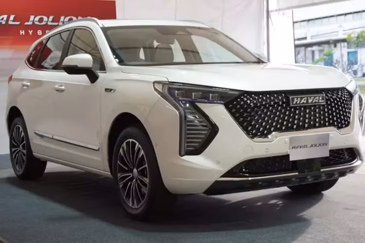 Như thông tin đã đưa, hãng xe Trung Quốc Great Wall Motor (GWM) sẽ ra mắt thêm 2 mẫu ôtô mới ở thị trường Việt Nam trong năm nay, đó là Haval Jolion và Tank 300. Thông tin này đã được ông Nguyễn Văn Dũng, Tổng giám đốc Haval Việt Nam tiết lộ.