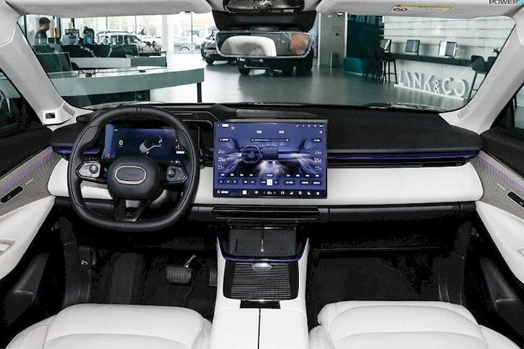 Lynk &amp; Co 08 của Trung Quốc được định vị là một chiếc SUV cỡ trung, hiện xe đang được bán có sáu phiên bản cung cấp phạm vi hành trình CLTC là 120 km, 220 km và 245 km, với phạm vi giá từ 195.800 - 288.000 nhân dân tệ (27.500 - 40.400 USD). Phạm vi toàn diện là 1.200 km.