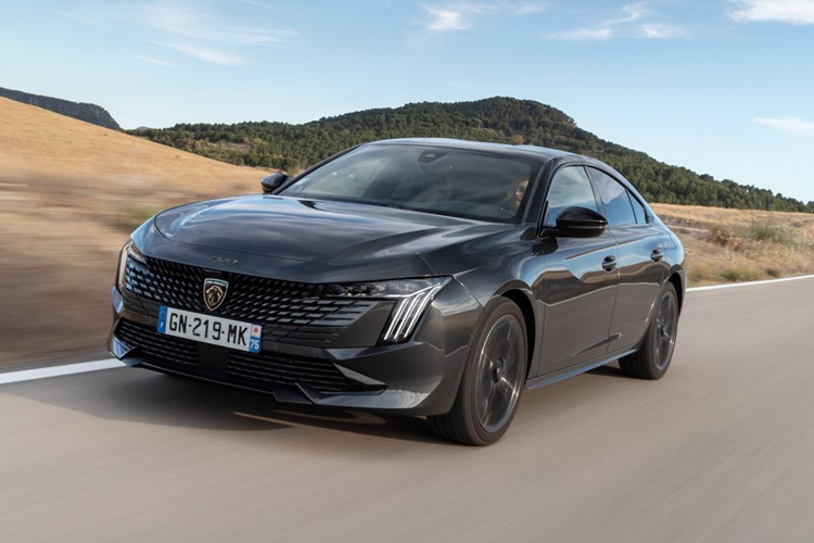 Nếu các khách hàng có tiềm lực tài chính có nhu cầu, hãng thậm chí còn tự tin có thể làm cả siêu xe dựa trên mẫu xe đua đường trường 9X8 Hypercar của mình.