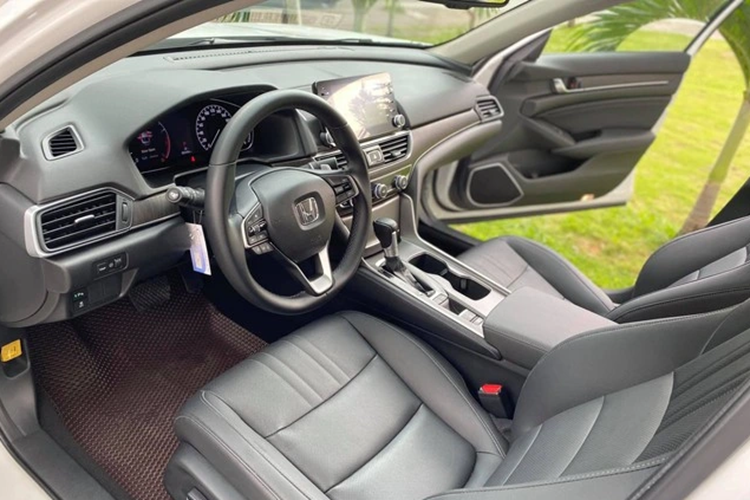 Con số này nâng doanh số cộng dồn trong 8 tháng đầu năm của Accord lên 57 xe. Với kết quả này, Honda Accord không những đứng cuối phân khúc sedan hạng D mà còn là một trong 10 xe bán kém nhất thị trường Việt Nam hiện nay.