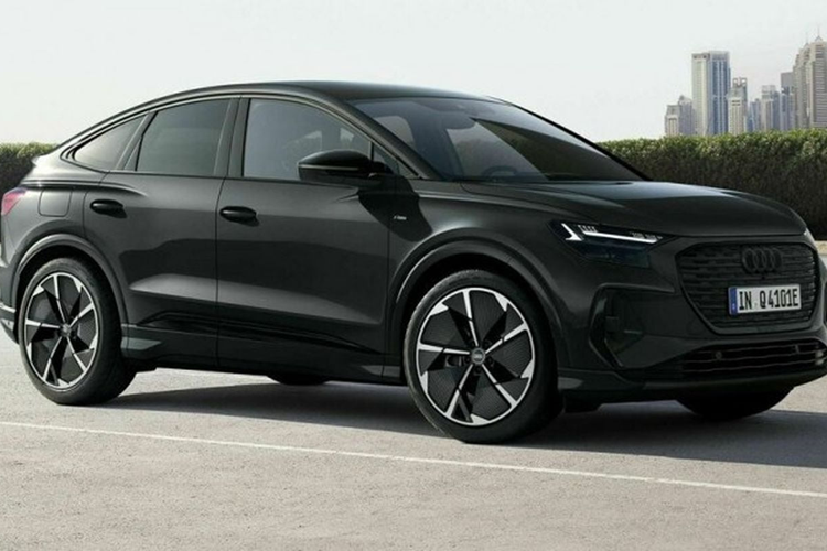 Trong tương lai gần, danh mục xe điện gầm cao của Audi tại Mỹ sẽ còn phong phú thêm nữa khi hãng này đang chuẩn bị ra mắt thêm mẫu Q6 e-tron, nằm ở vị thế cao cấp hơn Q4 e-tron và xếp dưới Q8 e-tron.