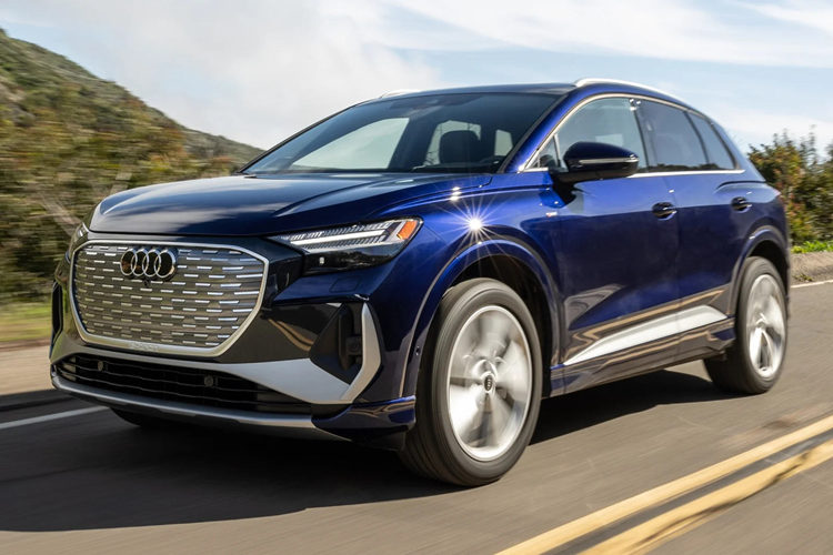 Công suất sạc DC tối đa cũng được tăng từ 150 kW lên 175 kW. Pin cũng hỗ trợ cơ chế chuẩn bị đặc biệt trước khi sạc, giúp giảm thời gian chờ đợi sau khi được kết nối tại trạm sạc.