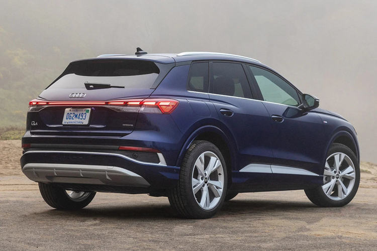 Đây thực sự là điều hiếm thấy trên thị trường xe tại Mỹ khi một hãng xe sanh như Audi không tăng giá đối với xe đời mới, và lại càng hiếm hơn khi có nhiều cải tiến được thực hiện nhưng mức giá bán lẻ cũng không đổi.