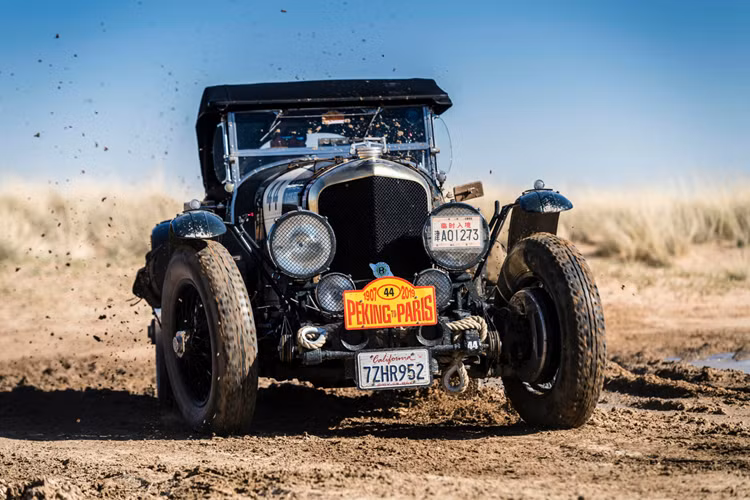 Trong giới đam mê các bộ môn thể thao về xe cộ, hành trình Peking to Paris được biết đến như một hành trình rally thử thách sức bền “nặng đô” và danh giá bậc nhất trên toàn thế giới.