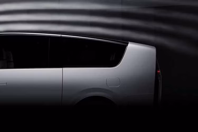 Ngoài ra, để thuận tiện cho việc liên lạc giữa hành khách hàng ghế trước và hàng ghế thứ ba, xe còn cung cấp chức năng gọi điện cho hành khách hàng ghế thứ nhất và thứ ba. Hàng ghế thứ 3 có thể gập điện bằng một nút bấm và gập về phía trước bằng một nút bấm, độ sâu gập đạt 1066mm, độ sâu tiêu chuẩn có thể đạt tới 680mm.