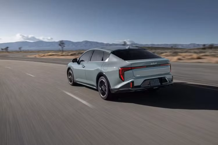 Mức giá của K4 2025 có chênh lệnh nhưng xe được nâng cấp hàng loạt trang bị mới, thay đổi kiểu dáng và phong cách thiết kế.