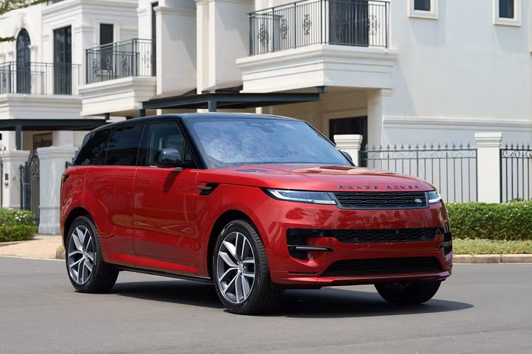 Theo Geraldine Ingham, Giám đốc điều hành của Range Rover, doanh số bán hàng của thương hiệu này tại Ấn Độ đã tăng 160% vào năm 2024, cho thấy triển vọng đầy hứa hẹn trong tương lai.