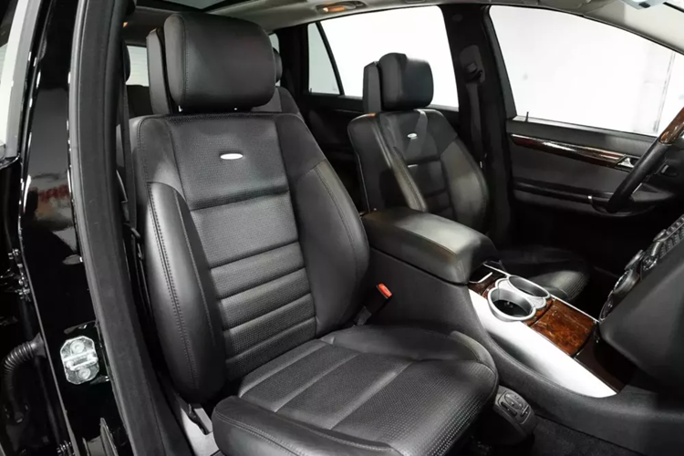 Người ta tin rằng chỉ hơn một nửa trong số đó được đưa đến Hoa Kỳ, vì vậy chủ sở hữu thực sự đang sở hữu 1 báu vật. Đó có thể là lý do tại sao giá trị luôn ở mức trên 30.000 đô la, mặc dù đã gần hai thập kỷ kể từ lần sản xuất duy nhất vào năm 2007, và tại sao ví dụ này được bán với giá 50.000 đô la.