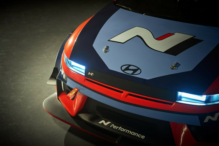 Ngoài ra, các hệ thống N Grin Boost, N e-Shift và N Active Sound của xe đường phố vẫn được giữ lại và các đội sẽ có thể phát triển âm thanh của riêng mình cho xe điện.