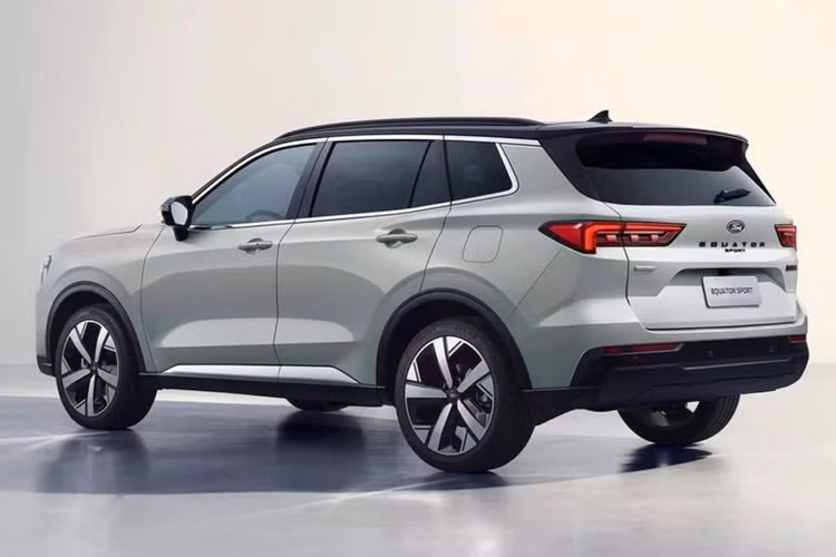 Bên cạnh đó, Ford sẽ sớm bổ sung thêm một biến thể hybrid sạc điện, cung cấp công suất kết hợp 215 mã lực, đi kèm hệ thống pin do CATL sản xuất. Hiện mức giá xe Ford Territory 2025 chưa công bố.