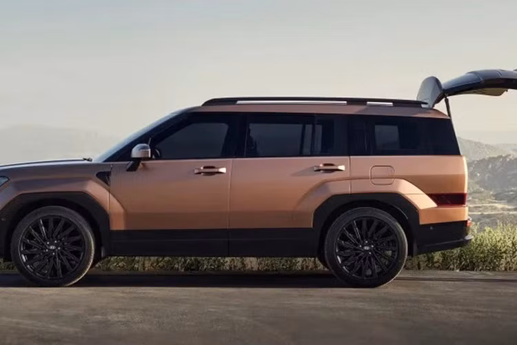 Thứ hai là hệ truyền động hybrid Gamma III 1.6T GDI HEV với máy xăng 4 xi-lanh, tăng áp, dung tích 1.6L, đi kèm mô-tơ điện và hộp số tự động 6 cấp. Hệ truyền động này cho công suất tổng cộng 230 mã lực và mô-men xoắn cực đại 350 Nm.