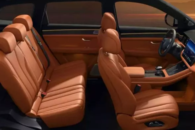 Để tham khảo, Aito M7 Ultra mới được trang bị lidar 192 dòng trên nóc xe. Về mặt an toàn, các chức năng hỗ trợ lái xe tiên tiến bao gồm cảnh báo va chạm phía trước, phát hiện điểm mù, hỗ trợ giữ làn đường và kiểm soát đổ đèo, chỉ kể đến một số ít, có mặt trên Seres 7 2024.