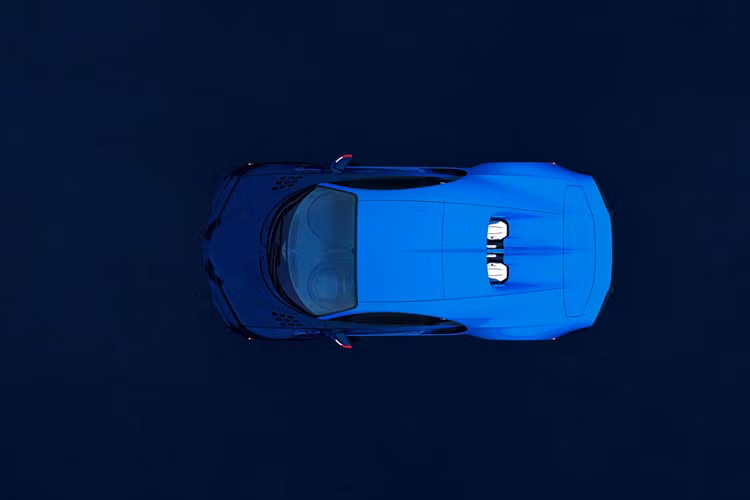 Bugatti cũng viết ra tên gọi Château Saint Jean và Cape Canaveral như một minh chứng cho việc một số khách hàng đã tận hưởng tốc độ tối đa của Chiron. Để nhấn mạnh sự giới hạn của xe, con số “500” đã được vẽ ở mặt dưới cánh sau cũng như trên phần ốp bánh xe.