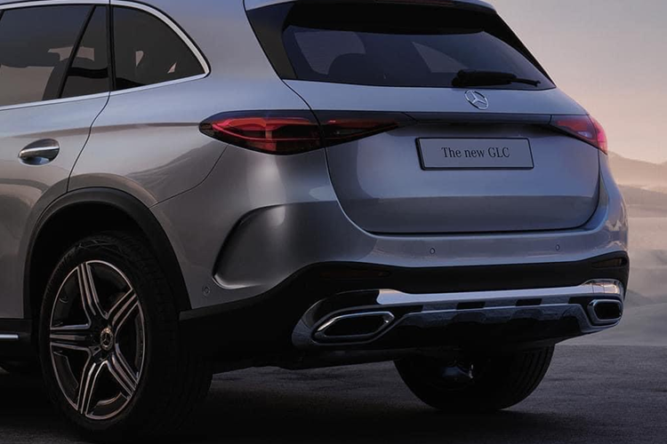 Hỗ trợ phanh phòng ngừa va chạm. Hỗ trợ giữ làn chủ động, hỗ trợ đỗ xe chủ động Parktronic, chức năng cảnh báo mất tập trung, hỗ trợ cảnh báo điểm mù và hệ thống kiểm soát hành trình.