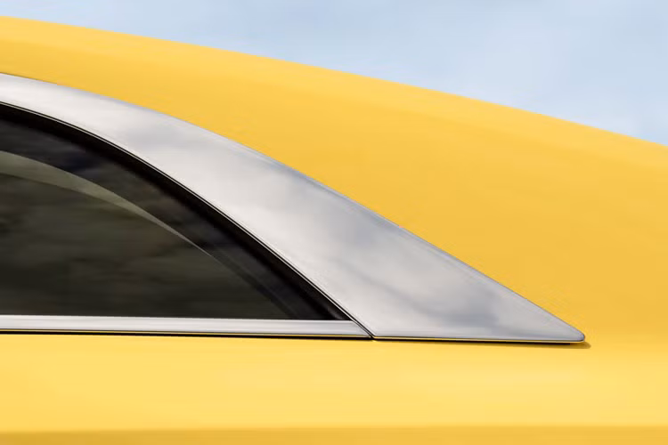 Không giống như hầu hết các phiên bản Bespoke được đặt trước từ thương hiệu, mẫu xe này hiện vẫn chưa được bán trước. Rolls-Royce cho biết hiện vị khách nào yêu thích chiếc xe này có thể liên hệ để giành quyền mua thông qua bất kỳ đại lý ủy quyền nào ở Hoa Kỳ