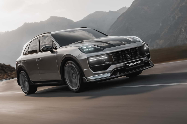 Là chiếc SUV cỡ lớn hàng đầu của thương hiệu, Porsche Cayenne hạng sang được nhiều người dùng yêu thích với thiết kế ấn tượng. Với tên gọi Aero Kit I, gói nâng cấp đến từ thương hiệu Techart được thiết kế dành riêng cho các mẫu xe thế hệ thứ ba (E3) đã được nâng cấp.