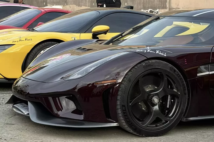 Dù vậy, với những Koenigsegg Regera, Lamborghini Aventador S LP740-4, Ferrari 488 Pista Spider, Porsche 911 Turbo S, Aston Martin V8 Vantage cùng các xe thể thao, xe siêu sang và SUV khác, cũng đã làm cho sự kiện xe này nóng lên.