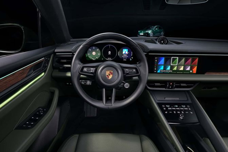 Cấu hình này cho phép Macan 4S tăng tốc từ 0-97 km/h chỉ trong 3,9 giây, nhanh hơn 1 giây so với Macan 4 và chậm hơn 0,8 giây so với Macan Turbo. Tốc độ tối đa được giới hạn điện tử ở mức 240 km/h.