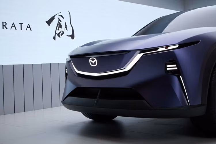 Tuy nhiên EZ-6 vẫn sẽ có nhiều điểm mang đặc trưng của Mazda và được bán với giá cao hơn so với Deepal S7. Khác với EZ-6 có cả tùy chọn plug-in hybrid hoặc thuần điện, Arata sẽ là một mẫu SUV thuần điện đúng nghĩa.