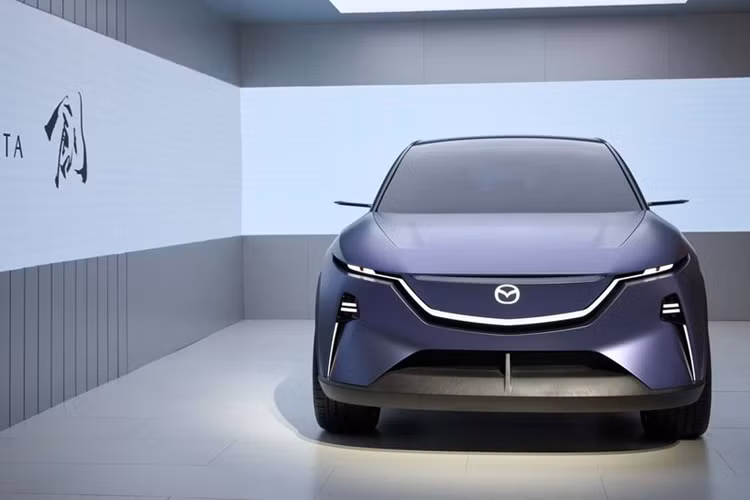 Một báo cáo cho biết bảng tên "EZ-60" đã được đăng ký nhãn hiệu ở Trung Quốc và nhiều khả năng sẽ được sử dụng cho mẫu SUV này. Trong khi EZ-6 được phát triển dựa trên Changan Depal SL03 thì EZ-60 sẽ có nhiều điểm chung với mẫu SUV Changan Deepal S7.