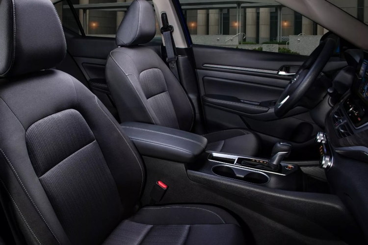 Gói tuỳ chọn ngoại thất SV Special Edition này sẽ có các trang bị như: gương cùng màu thân xe, cánh gió sau, cửa sổ trời và bánh xe hợp kim 17 inch với lớp sơn đen bóng.