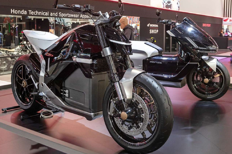 Theo kế hoạch, phiên bản thương mại của Honda EV Fun sẽ trình làng vào năm sau. Bên cạnh mẫu EV Fun Concept, Honda còn giới thiệu một mẫu xe tay ga concept khác tại triển lãm EICMA là EV Urban. Tuy nhiên, chưa có thông tin ra mắt phiên bản thương mại của mẫu xe này.