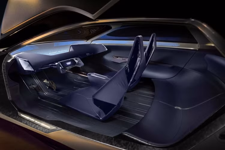 Khách hàng cũng có thể lựa chọn mức độ lái xe tự động cao hơn sẽ cho phép Cadillac tạo ra những trải nghiệm độc đáo cho người dùng bên trong khoang nội thất của xe.