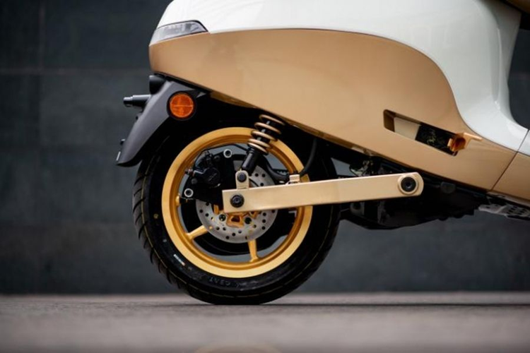 Tốc độ tối đa của xe là 120km/h. Hiện, Ola Electric vẫn chưa công bố số lượng xe S1 Pro Sona Edition được sản xuất tại thị trường tỷ dân Ấn Độ.