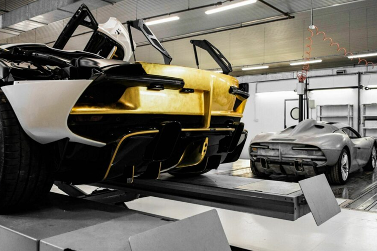 Touring Arese RH95 Vento D’Oro là mẫu xe đặc biệt tiếp theo sau phiên bản Grigio Artico được trình làng vào năm ngoái.