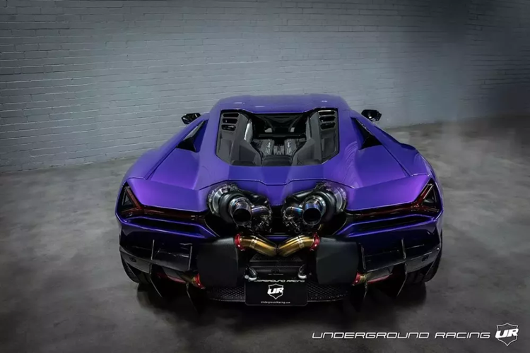 Không có thông tin về mô-men xoắn mà động cơ V12 sẽ tạo ra, nhưng chắc chắn nó sẽ tạo ra nhiều hơn 725 Nm của động cơ tiêu chuẩn. Hai bộ tăng áp, cùng với ba động cơ điện mà Revuelto rời khỏi nhà máy, sẽ biến thứ này thành một con quái vật thực sự và có khả năng sánh ngang với một số siêu xe điện gần 2.000 mã lực trên hành tinh này khi chạy trên đường thẳng.