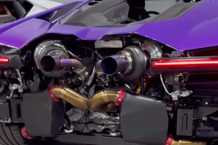 Mặc dù Underground Racing chưa có danh sách đầy đủ các nâng cấp động cơ đang được thực hiện, nhưng chúng sẽ được yêu cầu để đảm bảo động cơ V12 có thể xử lý an toàn và nhất quán hơn gấp đôi mã lực mà nó được thiết kế.