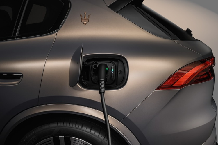 Grecale Folgore được cung cấp đến 4 chế độ lái khác nhau như: Max Range, GT, Sport và Offroad.