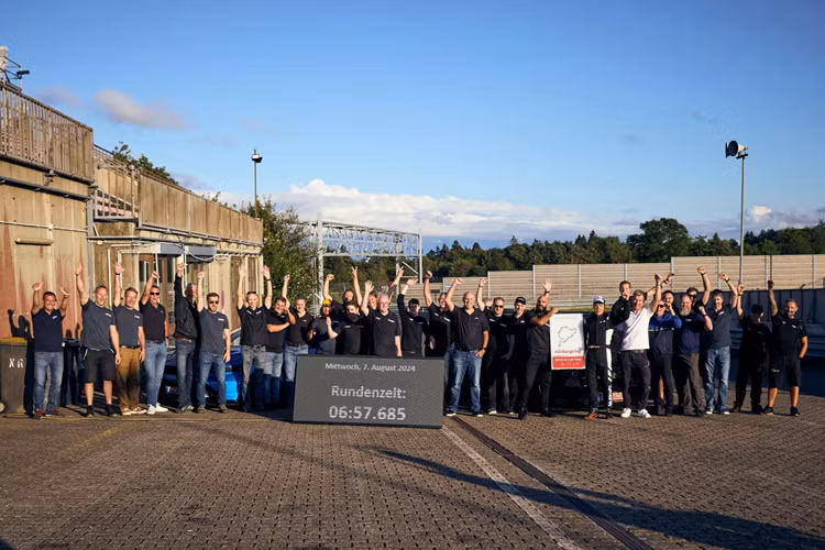 Giám đốc điều hành của Ford, Jim Farley, đã ăn mừng thành tích này nhưng nói rõ rằng thương hiệu sẽ không ngủ quên trên chiến thắng. “Chúng tôi tự hào là nhà sản xuất ô tô Mỹ đầu tiên có chiếc xe có thể chạy hết đường đua Nürburgring trong vòng chưa đầy 7 phút, nhưng chúng tôi không hài lòng. Chúng tôi biết rằng Mustang GTD vẫn còn nhiều tiềm năng và chúng tôi sẽ quay trở lại”.