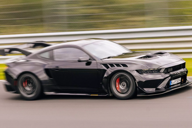 Thời gian hoàn thành một vòng đua được lập bởi tay đua Multimatic Motorsports Dirk Müller, thực hiện lời hứa của CEO Ford Jim Farley vào tháng 8 năm 2023. Mặc dù Mustang GTD đã vượt qua Porsche 992 GT3 trước khi nâng cấp (6:59.93) nhưng vẫn còn chưa bắt kịp được các mẫu xe như Porsche 992 GT3 RS (6:49.328) và Mercedes-AMG GT Black Series (6:48.047).