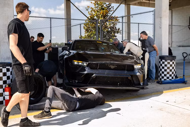 Tuy nhiên, đây là một cột mốc quan trọng đối với thương hiệu của Mỹ, chứng minh rằng một chiếc xe cơ bắp sinh ra ở Detroit có thể tự mình vượt qua “Địa ngục xanh” của Đức.