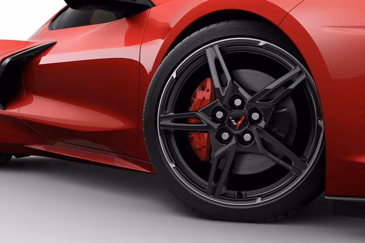 Mức giá xe Chevrolet Corvette Red Flame dành cho thị trường Nhật Bản có mức khởi điểm từ 17.400.000 yên (khoảng 2,75 tỷ đồng) đối với bản Coupe mui cứng và 18.900.000 yên (khoảng 2,98 tỷ đồng) áp dụng cho bản Convertible mui mở.