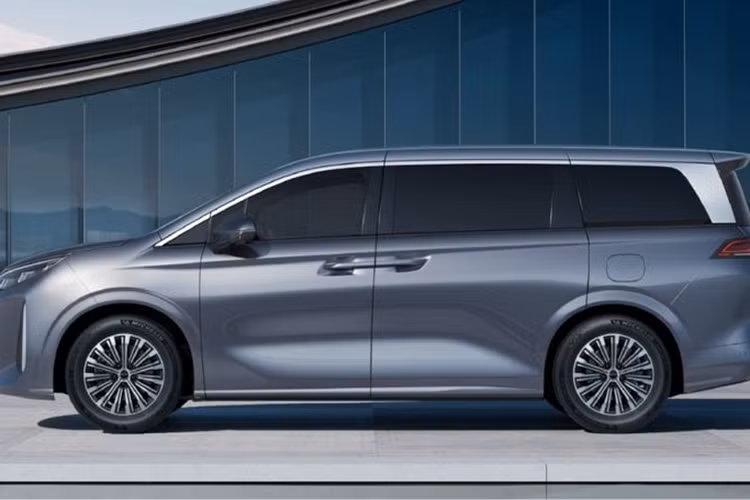 Công nghệ này cũng được hãng áp dụng với các mẫu xe BYD khác như Tang và Han. Còn các mẫu cao cấp nhất như Yangwang U8 hay Denza N7 được trang bị hệ thống DiSus-P.