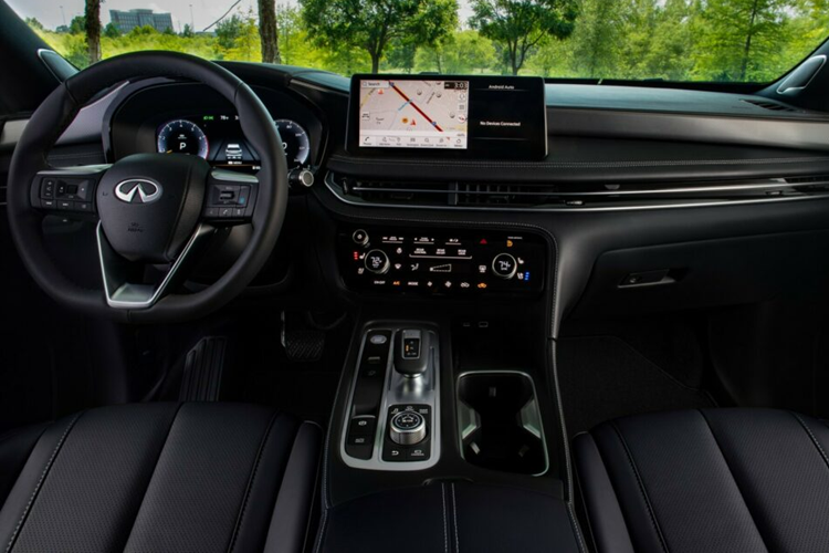 Bất kể người mua có chọn Black Edition Package hay không, tất cả các mẫu QX60 2025 sẽ đi kèm với chìa khóa thông minh mới có chức năng mở khóa không dùng chìa cũng như tự động khóa cửa khi rời khỏi vùng cảm biến.