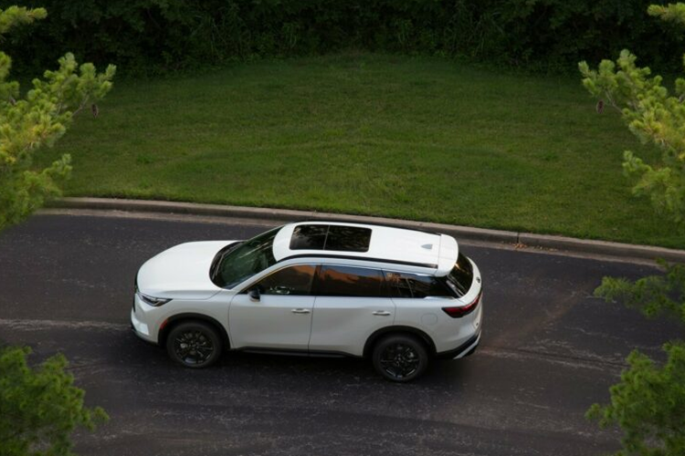 Các hệ thống an toàn quan trọng khác bao gồm Phanh khẩn cấp phía trước với khả năng phát hiện người đi bộ, Cảnh báo va chạm phía trước, Cảnh báo phương tiện cắt ngang phía sau, Phanh tự động phía sau, Cảnh báo chệch làn đường và Hỗ trợ đèn pha thích ứng tự động.