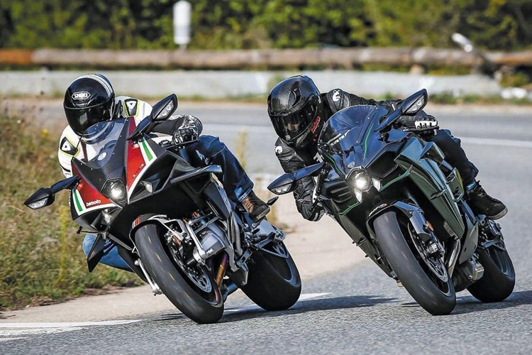 Khi được mang về Việt Nam, Bimota Tesi H2 sẽ trở thành mẫu sportbike chính hãng có giá bán đắt giá nhất. Hiện tại, danh hiệu này đang thuộc về mẫu BMW M 1000 RR với giá bán 1,6 tỷ đồng.