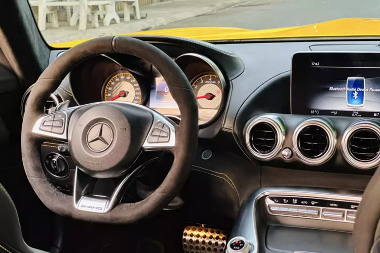 Trước đó, trong garage xe của doanh nhân này đã có mẫu xe Mercedes-AMG GT S khác nhưng là Edition 1, bên cạnh đó còn có 2 chiếc Mercedes-AMG GT R và siêu xe giới hạn Mercedes-AMG GT R Pro.