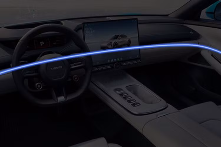 Thiết kế này lấy người lái làm trung tâm, đảm bảo chuyển động ánh mắt cũng như thao tác lái xe đều phù hợp với trực giác và thói quen của cơ thể. Xiaomi Auto tin rằng các nút bấm vật lý là cách tự nhiên nhất để con người tương tác với máy móc và cũng là phương tiện để kết nối cảm xúc giữa người dùng và xe.