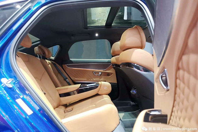 BYD Han EV 2024 còn được trang bị công nghệ pin lưỡi an toàn và mật độ năng lượng cao, cho phép xe có tầm hoạt động từ 505 - 605 km (tùy phiên bản).