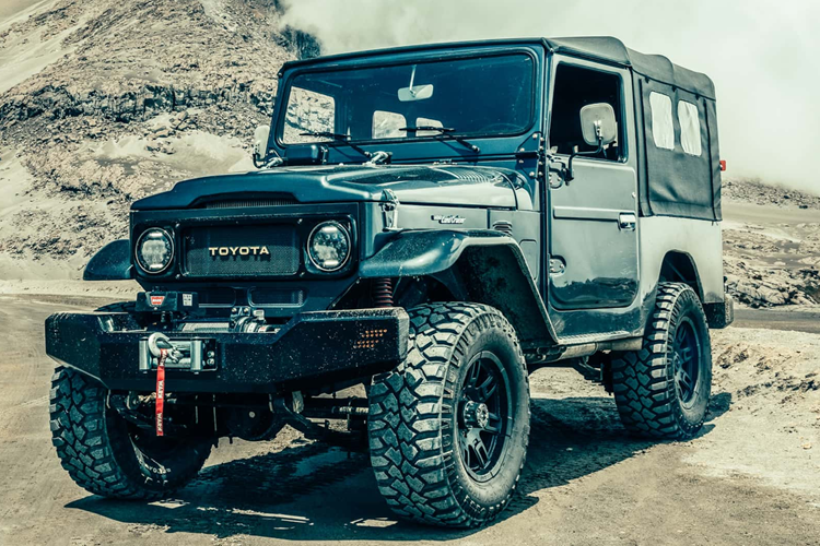 FJ sẽ sớm gia nhập vào phân khúc những mẫu xe cổ điển phục chế đang ngày càng phát triển của thương hiệu bao gồm Land Rover Range Rover, Jaguar E-Type và Ford Mustang.