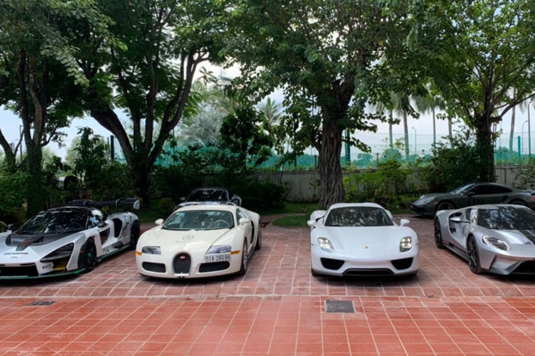 Hiện tại, chi phí xây dựng đường đua ôtô, cũng như hình dáng sân chạy chưa được tiết lộ, nhưng chắc chắn nó đủ để phục vụ nhu cầu và thỏa mãn đam mê của đại gia ngành cafe. Theo tìm hiểu, bộ sưu tập của đại gia Đặng Lê Nguyên Vũ có đến 50 siêu xe, đủ các hãng.