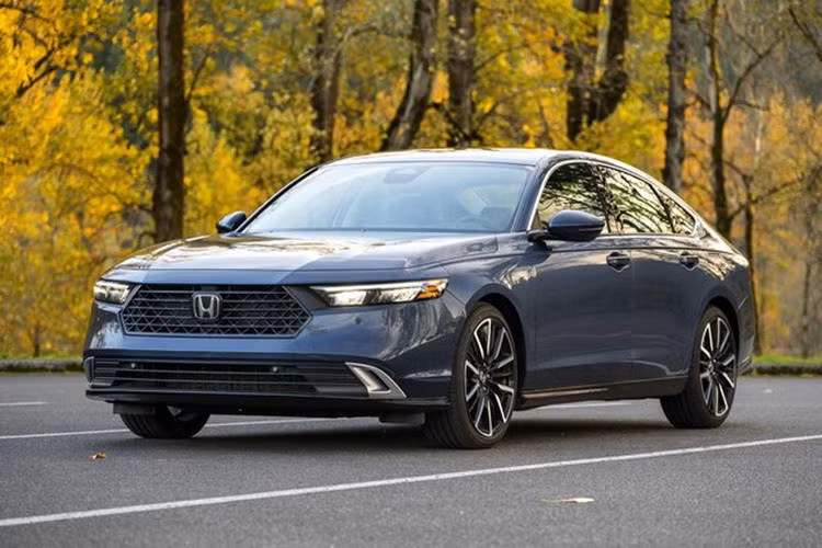 Hiện Honda Accord thế hệ mới đã ra mắt tại một số thị trường Đông Nam Á như Indonesia và Thái Lan. Tuy nhiên, chưa rõ liệu mẫu xe này có được đưa về bán ở Việt Nam hay không.