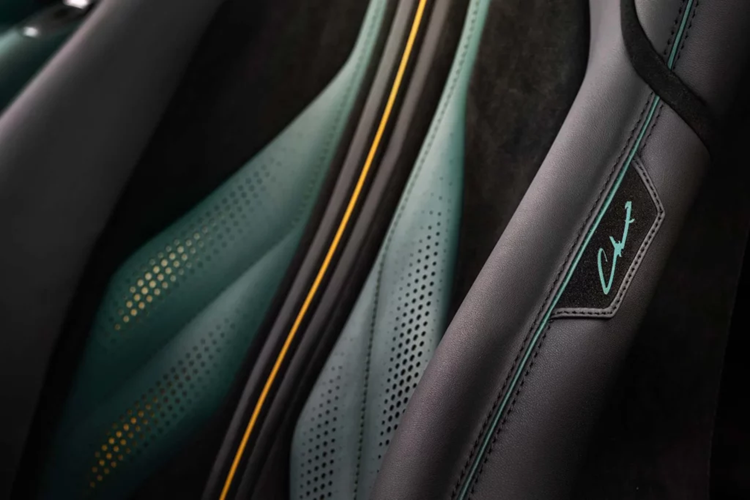 Mặc dù Purosangue tốt hơn về mọi mặt so với GTC4Lusso, tuy nhiên Ferrari FF hay Ferrari GTC4Lusso vẫn mang trên mình những đặc điểm khác biệt thu hút một bộ phận người dùng ưa thích sự khác biệt.