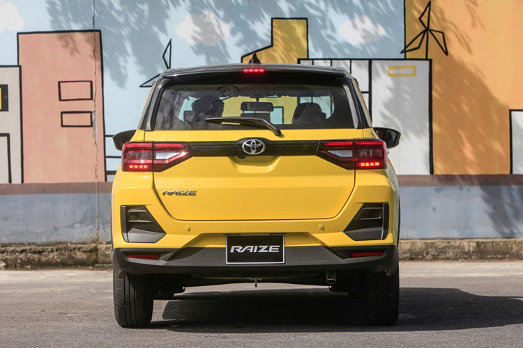 Ngoài ra, trong năm 2024 này, Toyota Việt Nam sẽ tung ra phiên bản mới của dòng xe bán tải Hilux với giá bán rẻ hơn, chỉ từ 668 triệu đồng.