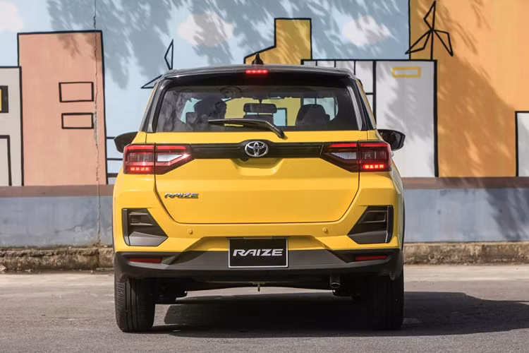 Ngoài ra, trong năm 2024 này, Toyota Việt Nam sẽ tung ra phiên bản mới của dòng xe bán tải Hilux với giá bán rẻ hơn, chỉ từ 668 triệu đồng.