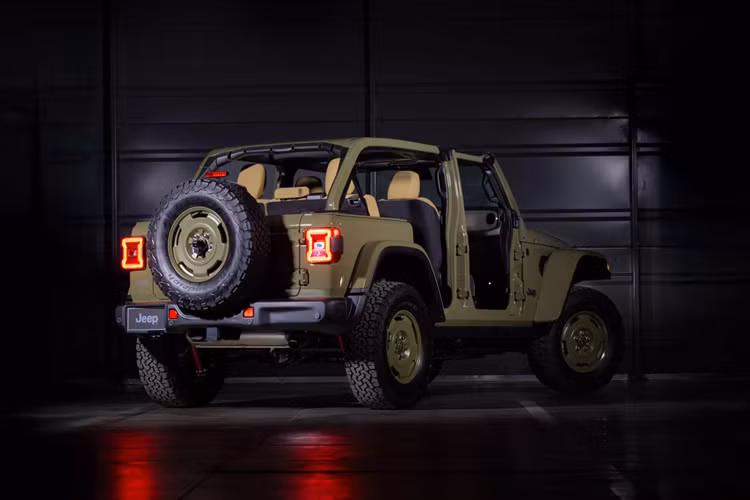 Mẫu xe địa hình Jeep Wrangler 4xe Willys ’41 Special Edition 2025 đặc biệt này cũng được trang bị thêm bộ màn hình cảm ứng thông tin giải trí 12,3 inch và cụm đồng hồ kỹ thuật số.
